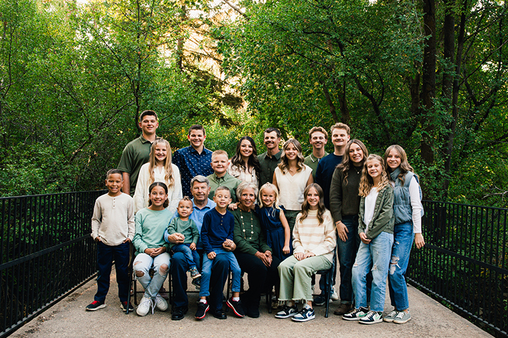 Large Families Photo 2
